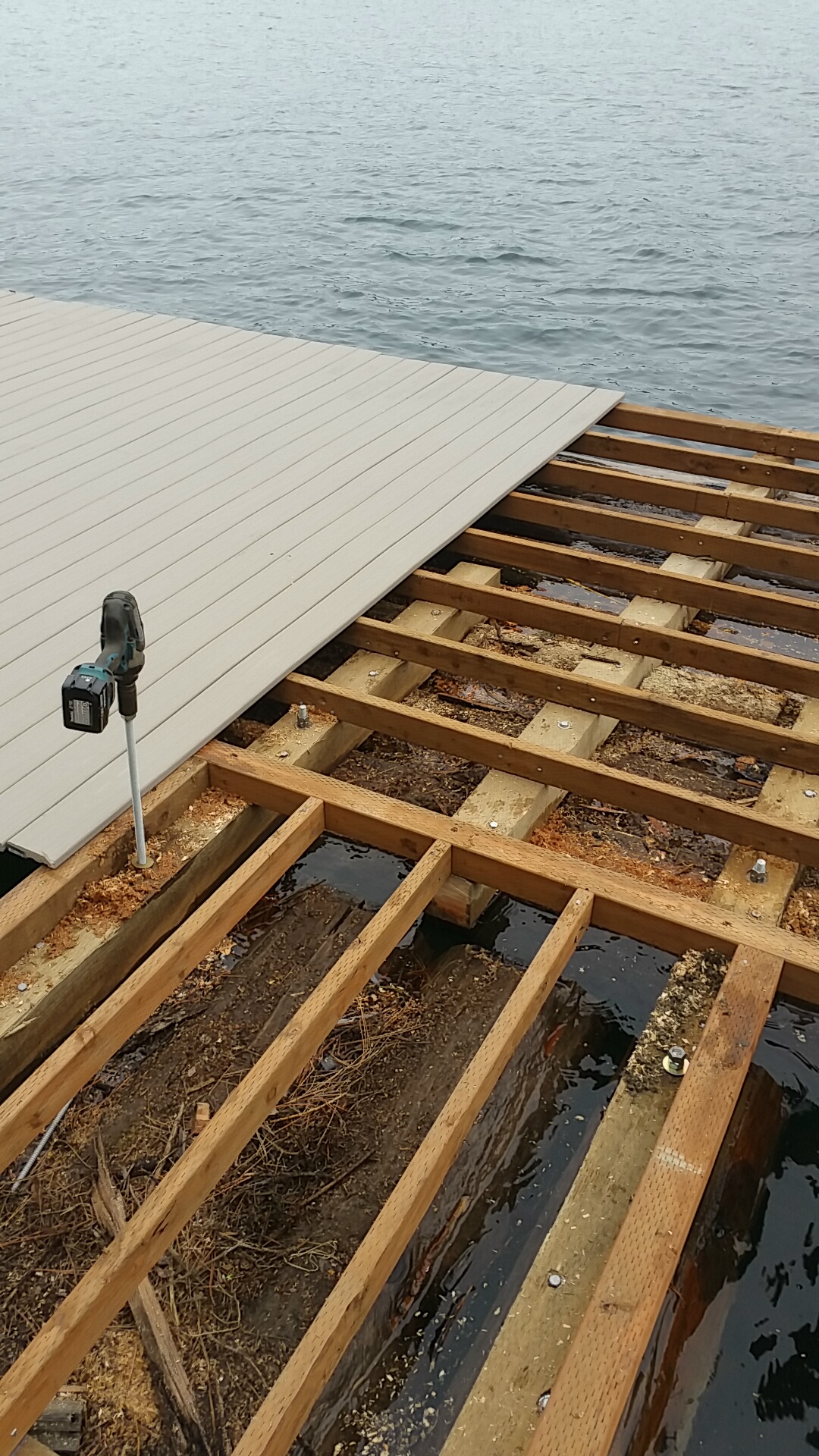 Cedar-Float-Log-T-Dock